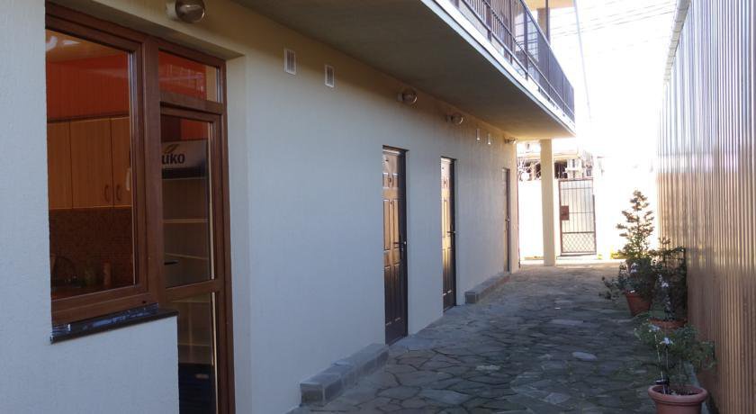 Гостиница на Тростниковой Улице Адлер-7