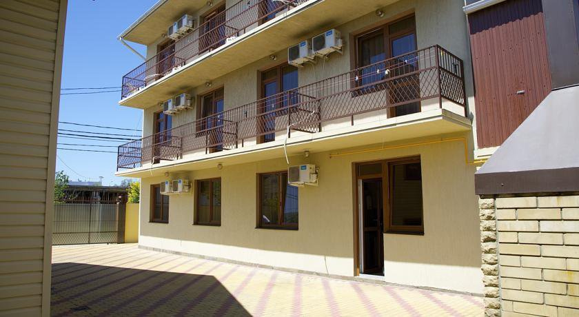 Гостиница на Тростниковой Улице Адлер-9