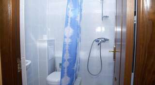 Гостиница на Тростниковой Улице Адлер Стандартный двухместный номер с 2 отдельными кроватями-1